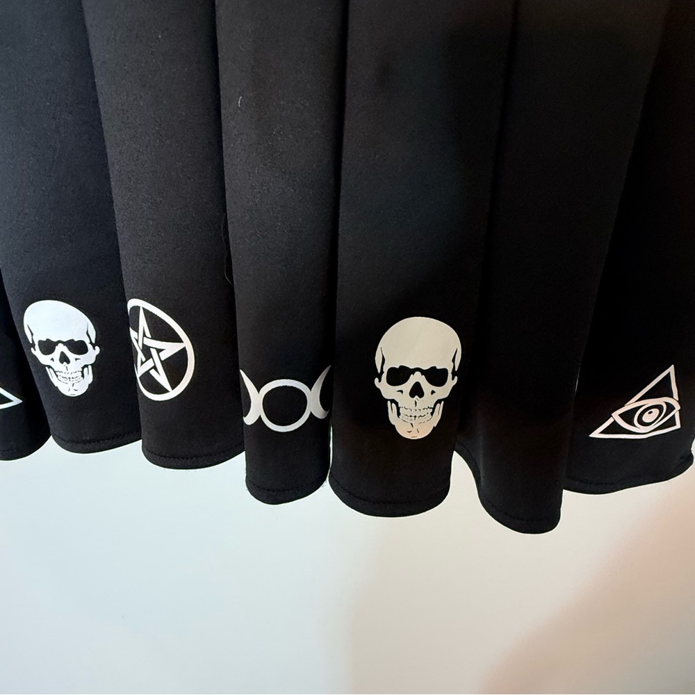 BODY RAGE Black Pleated Mini Skirt Occult Mystic Goth Skulls Festival Sz Large - Picture 7 of 12